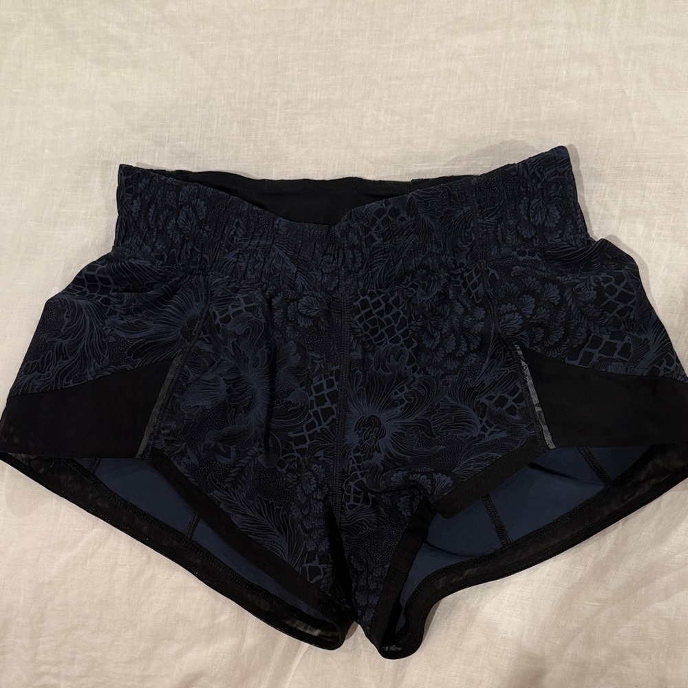 Lululemon Hotty Hot shorts
